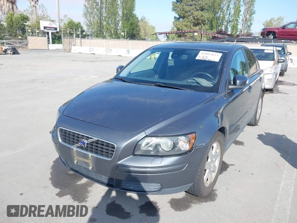 2007 Volvo S40 2.4L with VIN YV1MS390X72262259, listed as a IAAI auction lot 42092033 with 103,153 mi miles. Bid and sale history available at carsss.com. Image 6.