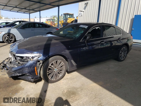 2018 BMW 5 Series 530i z VIN WBAJA5C50JG898675, wystawiony jako Copart lot #51188145 z przebiegiem Nie podano mil oraz Szkody całkowita. Historia ofert i sprzedaży dostępna na DreamBid. Obrazek 1.