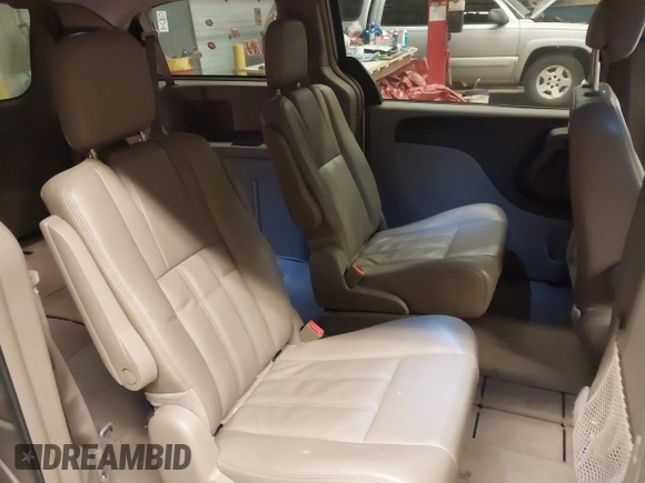 2013 Chrysler Town & Country Touring with VIN 2C4RC1BG5DR731002, listed as a IAAI auction lot 41575003 with 106,486 mi miles. Bid and sale history available at carsss.com. Image 8.