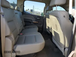 2015 GMC Sierra 3500HD SLT z VIN 1GT423E88FF189157, wystawiony jako Copart lot #84967694 z przebiegiem 137 147 mil mil oraz Czysty tytuł • Clean title. Historia ofert i sprzedaży dostępna na DreamBid. Obrazek 10.
