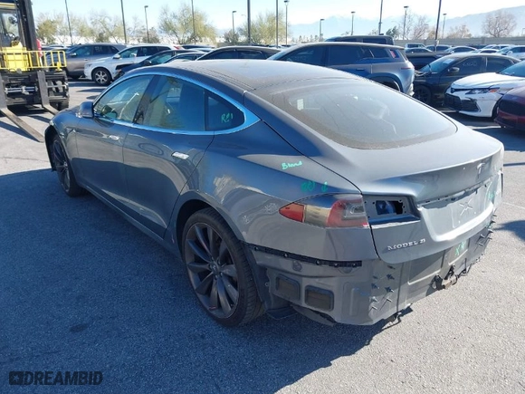 2013 Tesla Model S Performance with VIN 5YJSA1DP8DFP14078, listed as a IAAI auction lot 41728062 with 178,723 mi miles. Bid and sale history available at carsss.com. Image 3.