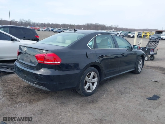 2012 Volkswagen Passat SE with VIN 1VWBP7A37CC021336, listed as a IAAI auction lot 41724459 with 124,832 mi miles. Bid and sale history available at carsss.com. Image 4.
