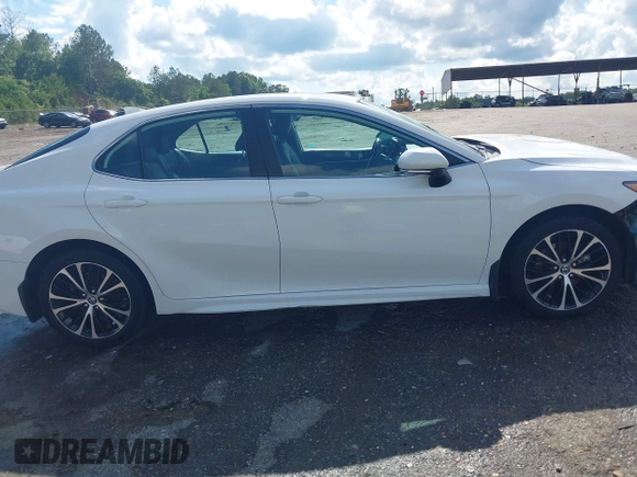 2019 Toyota Camry LE z VIN 4T1B11HK8KU708943, wystawiony jako IAAI lot #42221233 z przebiegiem 173 813 mil mil oraz . Historia ofert i sprzedaży dostępna na DreamBid. Obrazek 14.