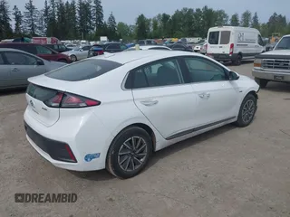 2020 Hyundai Ioniq Limited with VIN KMHC85LJ6LU063460, listed as a IAAI auction lot 42228525 with 31,899 mi miles and . Bid and sale history available at DreamBid. Image 4.