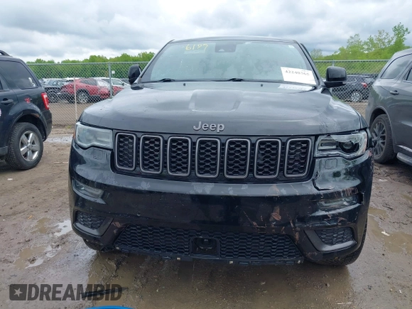 2018 Jeep Grand Cherokee Overland z VIN 1C4RJFCT2JC234220, wystawiony jako IAAI lot #42240365 z przebiegiem 84 753 mil mil oraz . Historia ofert i sprzedaży dostępna na DreamBid. Obrazek 12.