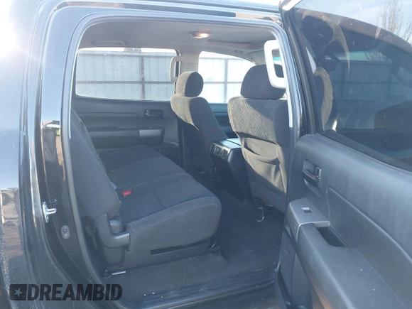 2011 Toyota Tundra z VIN 5TFDY5F16BX205128, wystawiony jako IAAI lot #41688258 z przebiegiem 124 125 mil mil oraz . Historia ofert i sprzedaży dostępna na DreamBid. Obrazek 8.