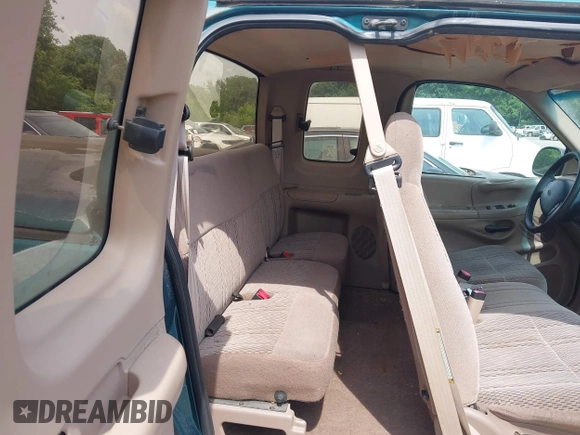 1997 Ford F-150 с VIN 1FTDX1767VKB25120, выставлен на аукционе IAAI как лот 42471027 с пробегом 155 877 миль миль и . История ставок и продаж доступна на DreamBid. Изображение 8.