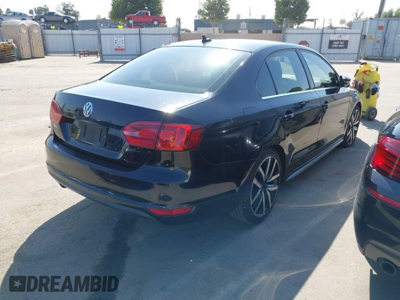 2013 Volkswagen Jetta Autobahn с VIN 3VW4A7AJ1DM364460, выставлен на аукционе IAAI как лот 42425355 с пробегом 184 410 миль миль и . История ставок и продаж доступна на DreamBid. Изображение 4.
