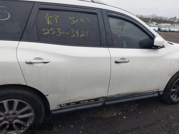 2016 Nissan Pathfinder Platinum with VIN 5N1AR2MM0GC618975, listed as a IAAI auction lot 41961002 with Not Provided miles. Bid and sale history available at carsss.com. Image 12.