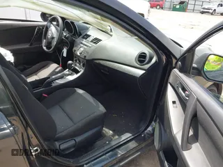 2011 Mazda 3 i Touring z VIN JM1BL1VF5B1444961, wystawiony jako IAAI lot #42047855 z przebiegiem 156 037 mil mil oraz . Historia ofert i sprzedaży dostępna na DreamBid. Obrazek 5.