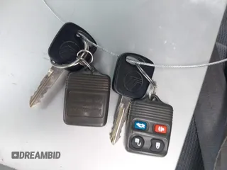 1999 Mercury Grand Marquis GS z VIN 2MEFM74W8XX686921, wystawiony jako IAAI lot #42374777 z przebiegiem 185 166 mil mil oraz . Historia ofert i sprzedaży dostępna na DreamBid. Obrazek 11.