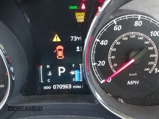 2014 Mitsubishi Outlander SE z VIN 4A4AP4AU7EE014439, wystawiony jako IAAI lot #42026513 z przebiegiem 70 963 mil mil oraz . Historia ofert i sprzedaży dostępna na DreamBid. Obrazek 7.