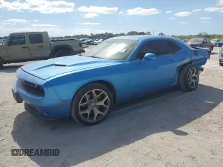2015 Dodge Challenger SXT Plus z VIN 2C3CDZBG2FH912105, wystawiony jako Copart lot #52752675 z przebiegiem 108 322 mil mil oraz Szkoda całkowita • Salvage title. Historia ofert i sprzedaży dostępna na DreamBid. Obrazek 1.
