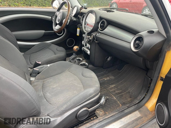 2007 MINI Hardtop S with VIN WMWMF73507TL90586, listed as a Copart auction lot 63372835 with 50,695 mi miles and Clean title. Bid and sale history available at DreamBid. Image 5.
