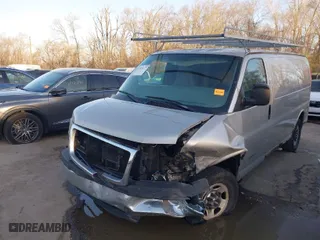 2006 GMC Savana Cargo Van with VIN 1GTGG25V161159025, listed as a IAAI auction lot 41820117 with 283,587 mi miles. Bid and sale history available at carsss.com. Image 2.