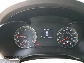 2020 Kia Optima LX z VIN 5XXGT4L35LG399462, wystawiony jako Copart lot #56368455 z przebiegiem 108 889 mil mil oraz Szkoda całkowita • Salvage title. Historia ofert i sprzedaży dostępna na DreamBid. Obrazek 9.