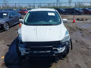 2016 Ford Escape SE with VIN 1FMCU9GX5GUA68950, listed as a IAAI auction lot 41965912 with 157,562 mi miles. Bid and sale history available at carsss.com. Image 13.