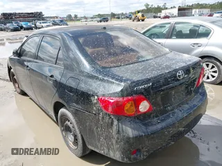 2010 Toyota Corolla z VIN 1NXBU4EE1AZ245694, wystawiony jako IAAI lot #41971304 z przebiegiem 216 468 mil mil oraz . Historia ofert i sprzedaży dostępna na DreamBid. Obrazek 3.