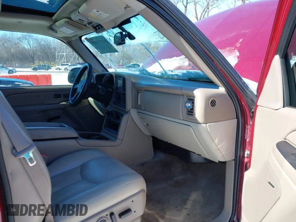 2004 Chevrolet Suburban Z71 with VIN 3GNFK16Z84G231091, listed as a IAAI auction lot 41595885 with 101,243 mi miles. Bid and sale history available at carsss.com. Image 5.