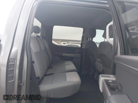 2023 Ford F-150 XL z VIN 1FTEW1CP4PKE40479, wystawiony jako IAAI lot #41954181 z przebiegiem 25 071 mil mil oraz . Historia ofert i sprzedaży dostępna na DreamBid. Obrazek 8.