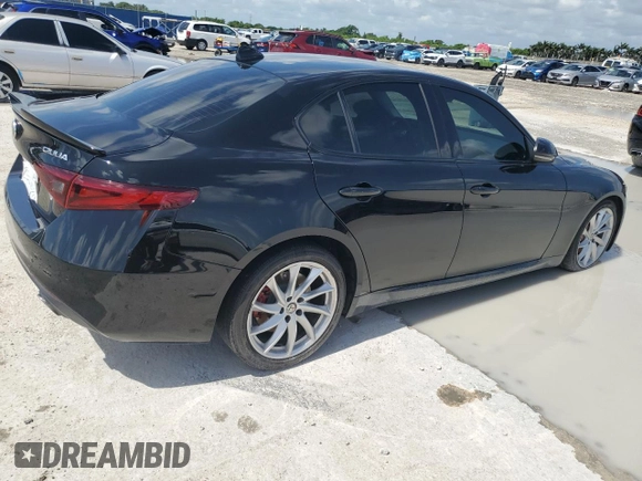 2019 Alfa Romeo Giulia z VIN ZARFAMAN7K7598712, wystawiony jako Copart lot #61589905 z przebiegiem Nie podano mil oraz Czysty tytuł • Clean title. Historia ofert i sprzedaży dostępna na DreamBid. Obrazek 3.