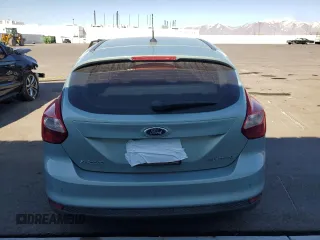 2013 Ford Focus Electric z VIN 1FADP3R46DL364373, wystawiony jako Copart lot #47291505 z przebiegiem 92 412 mil mil oraz Szkody całkowita. Historia ofert i sprzedaży dostępna na DreamBid. Obrazek 6.