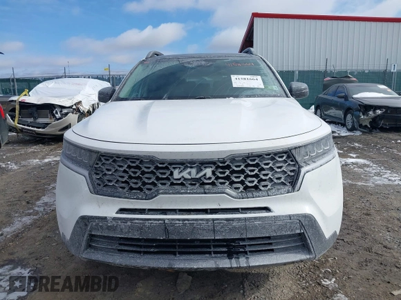 2022 Kia Sorento X-Line S z VIN 5XYRLDLCXNG150954, wystawiony jako IAAI lot #41581664 z przebiegiem 52 382 mil mil oraz . Historia ofert i sprzedaży dostępna na DreamBid. Obrazek 12.