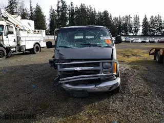 2000 Chevrolet Express Van with VIN 1GAGG29R0Y1198021, listed as a Copart auction lot 42247065 with 0 mi miles and Salvage Title. Bid and sale history available at carsss.com. Image 11.