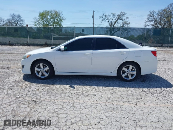 2013 Toyota Camry L with VIN 4T1BF1FK8DU218865, listed as a IAAI auction lot 41983521 with 139,533 mi miles. Bid and sale history available at carsss.com. Image 14.