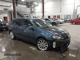 2013 Volkswagen Golf TDI z VIN WVWDM7AJ4DW138472, wystawiony jako IAAI lot #41717443 z przebiegiem 93 526 mil mil oraz . Historia ofert i sprzedaży dostępna na DreamBid. Obrazek 1.
