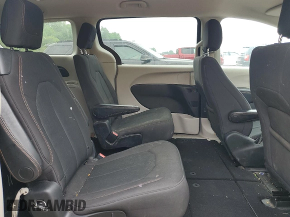2017 Chrysler Pacifica Touring with VIN 2C4RC1DG0HR638357, listed as a Copart auction lot 59319465 with 100,921 mi miles and Clean title. Bid and sale history available at DreamBid. Image 11.