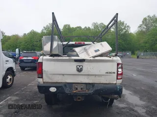 2015 Ram 2500 Tradesman z VIN 3C6UR5CJXFG500994, wystawiony jako IAAI lot #42269164 z przebiegiem 154 666 mil mil oraz . Historia ofert i sprzedaży dostępna na DreamBid. Obrazek 16.