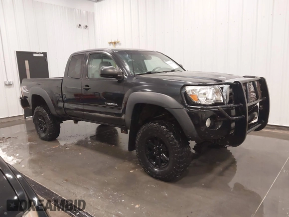 2008 Toyota Tacoma with VIN 5TEUU42N48Z559164, listed as a IAAI auction lot 41609248 with 145,611 mi miles and . Bid and sale history available at DreamBid. Image 1.