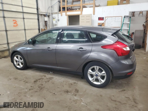 2014 Ford Focus SE z VIN 1FADP3K2XEL255540, wystawiony jako Copart lot #57070215 z przebiegiem 236 707 mil mil oraz Czysty tytuł • Clean title. Historia ofert i sprzedaży dostępna na DreamBid. Obrazek 2.