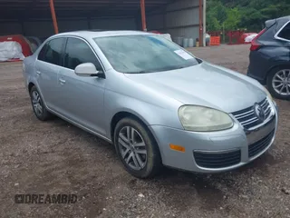 2005 Volkswagen Jetta 2.5L with VIN 3VWDF71K25M629298, listed as a IAAI auction lot 42622502 with 247,570 mi miles and . Bid and sale history available at DreamBid. Image 1.