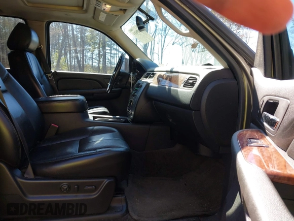2007 GMC Yukon SLT with VIN 1GKFC13047J120430, listed as a IAAI auction lot 41659513 with 260,289 mi miles. Bid and sale history available at carsss.com. Image 5.