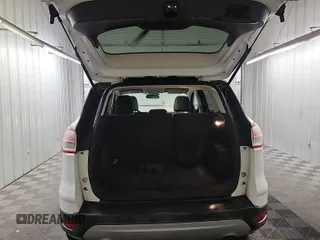 2016 Ford Escape SE с VIN 1FMCU9GX0GUB00929, выставлен на аукционе IAAI как лот 42503267 с пробегом 95 079 миль миль и . История ставок и продаж доступна на DreamBid. Изображение 2.