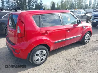 2013 Kia Soul with VIN KNDJT2A58D7612851, listed as a IAAI auction lot 42036713 with 188,886 mi miles. Bid and sale history available at carsss.com. Image 4.