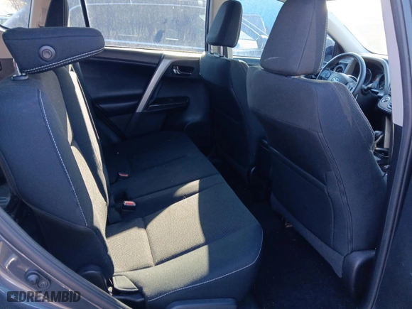 2018 Toyota RAV4 XLE with VIN 2T3RFREV2JW697781, listed as a Copart auction lot 50700515 with 101,198 mi miles and Salvage Title. Bid and sale history available at carsss.com. Image 10.