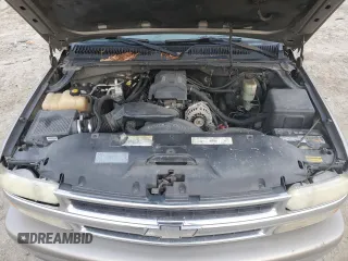 2000 Chevrolet Suburban LT with VIN 3GNFK16T3YG208884, listed as a Copart auction lot 48656935 with 377,458 mi miles and Salvage Title. Bid and sale history available at carsss.com. Image 12.
