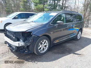 2017 Chrysler Pacifica Touring L with VIN 2C4RC1BG3HR511492, listed as a IAAI auction lot 41922578 with 139,393 mi miles and . Bid and sale history available at DreamBid. Image 19.