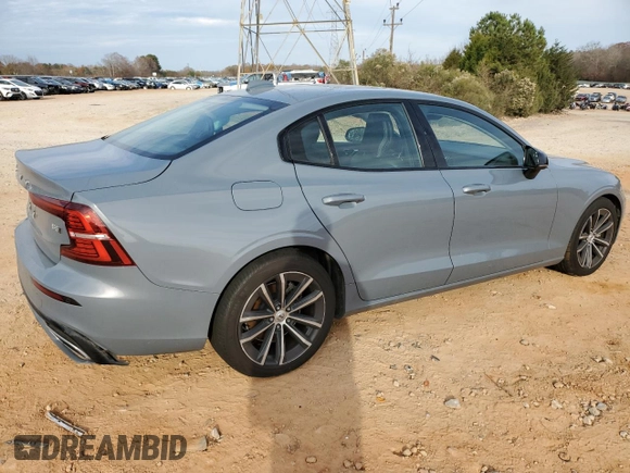 2022 Volvo S60 Momentum with VIN 7JRL12TZ8NG174592, listed as a Copart auction lot 82932374 with 84,242 mi miles and Salvage Title. Bid and sale history available at carsss.com. Image 3.