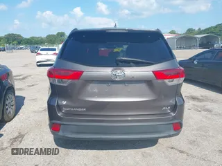 2017 Toyota Highlander XLE with VIN 5TDKZRFH6HS205427, listed as a IAAI auction lot 42581825 with Not provided miles and . Bid and sale history available at DreamBid. Image 17.