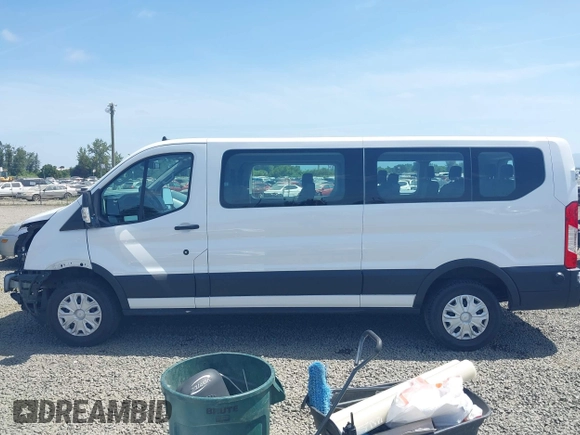 2024 Ford Transit Passenger XL с VIN 1FBAX2Y82RKA83295, выставлен на аукционе IAAI как лот 42443760 с пробегом 19 319 миль миль и . История ставок и продаж доступна на DreamBid. Изображение 15.