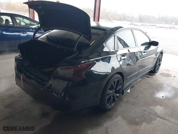 2015 Nissan Altima 2.5 with VIN 1N4AL3AP3FC129971, listed as a IAAI auction lot 41847341 with 175,711 mi miles. Bid and sale history available at carsss.com. Image 4.