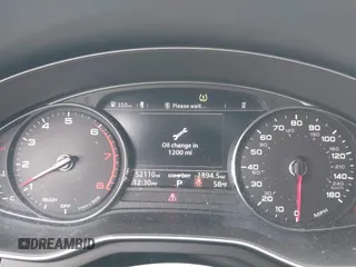 2019 Audi A4 Premium z VIN WAUGMAF44KA060327, wystawiony jako IAAI lot #41757099 z przebiegiem 52 110 mil mil oraz . Historia ofert i sprzedaży dostępna na DreamBid. Obrazek 7.
