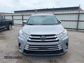 2017 Toyota Highlander XLE z VIN 5TDJZRFH6HS509725, wystawiony jako IAAI lot #42677602 z przebiegiem 120 311 mil mil oraz . Historia ofert i sprzedaży dostępna na DreamBid. Obrazek 12.