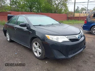 2012 Toyota Camry XLE z VIN 4T1BD1FK1CU013988, wystawiony jako IAAI lot #42324541 z przebiegiem 224 463 mil mil oraz . Historia ofert i sprzedaży dostępna na DreamBid. Obrazek 1.