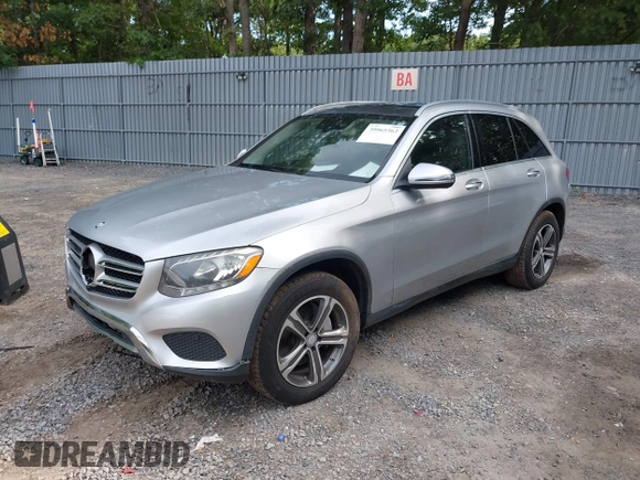 2016 Mercedes-Benz GLC with VIN WDC0G4JBXGF033897, listed as a IAAI auction lot 39965363 with 114,093 mi miles. Bid and sale history available at carsss.com. Image 2.