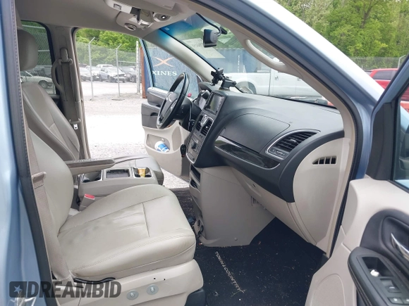 2013 Chrysler Town & Country Touring with VIN 2C4RC1BG6DR526577, listed as a IAAI auction lot 42204456 with 179,696 mi miles and . Bid and sale history available at DreamBid. Image 5.